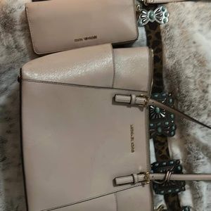 Michael Kora shoulder purse and wallet set Blush color